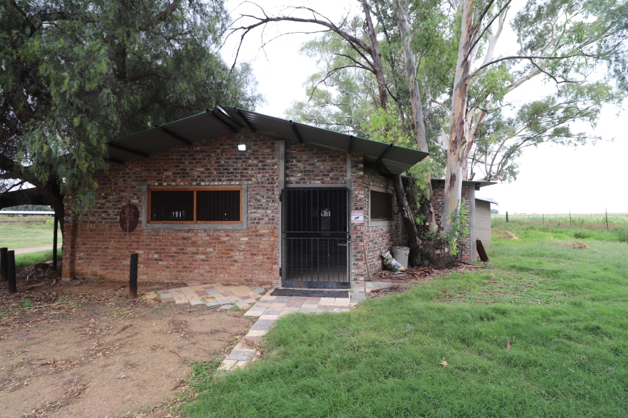 6 Bedroom Property for Sale in Ventersburg Free State